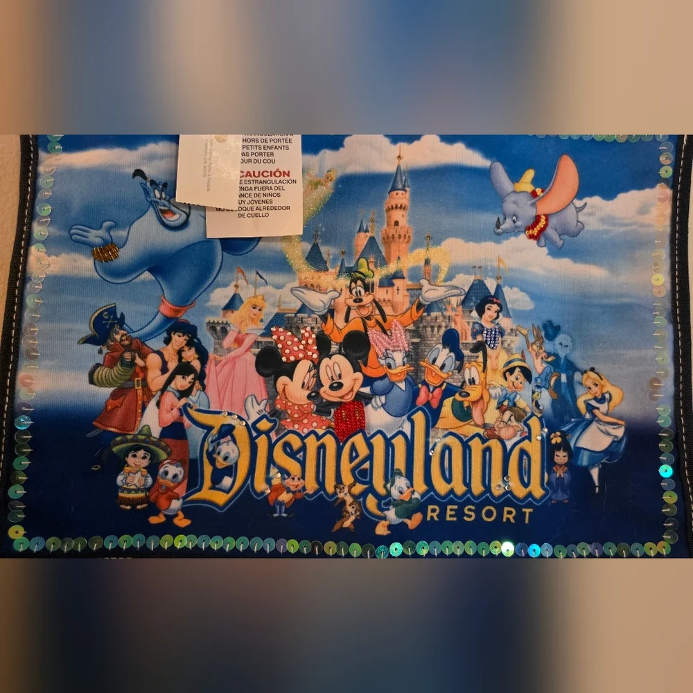 Disneyland Resort NWT Adorable Vibrant Tote Bag W/Mickey, Minnie, Goofy, Aladdin